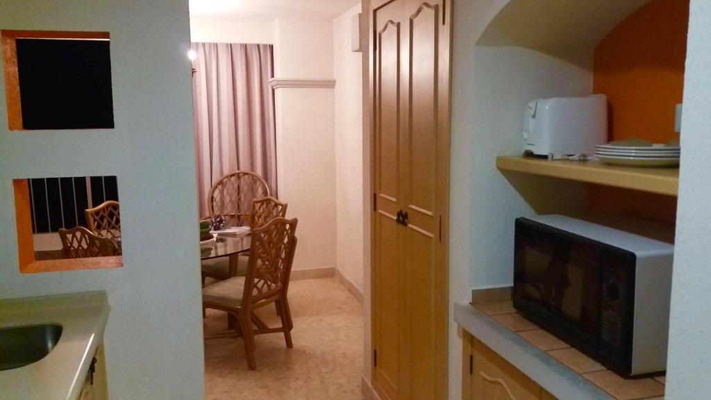 Condominio Torreblanca Cabo Marquez アカプルコ エクステリア 写真