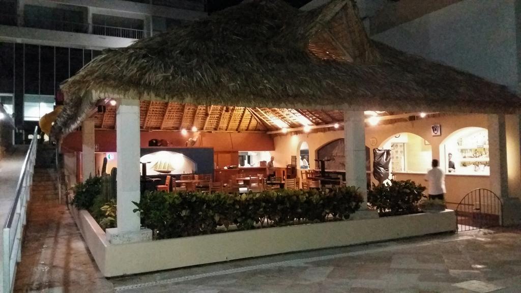 Condominio Torreblanca Cabo Marquez アカプルコ エクステリア 写真